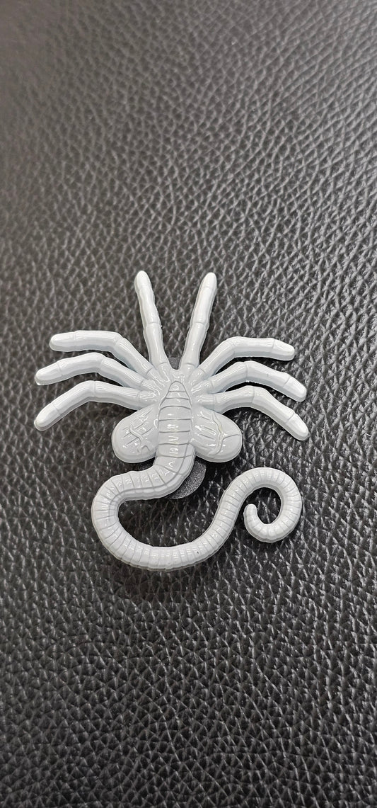 Facehugger white